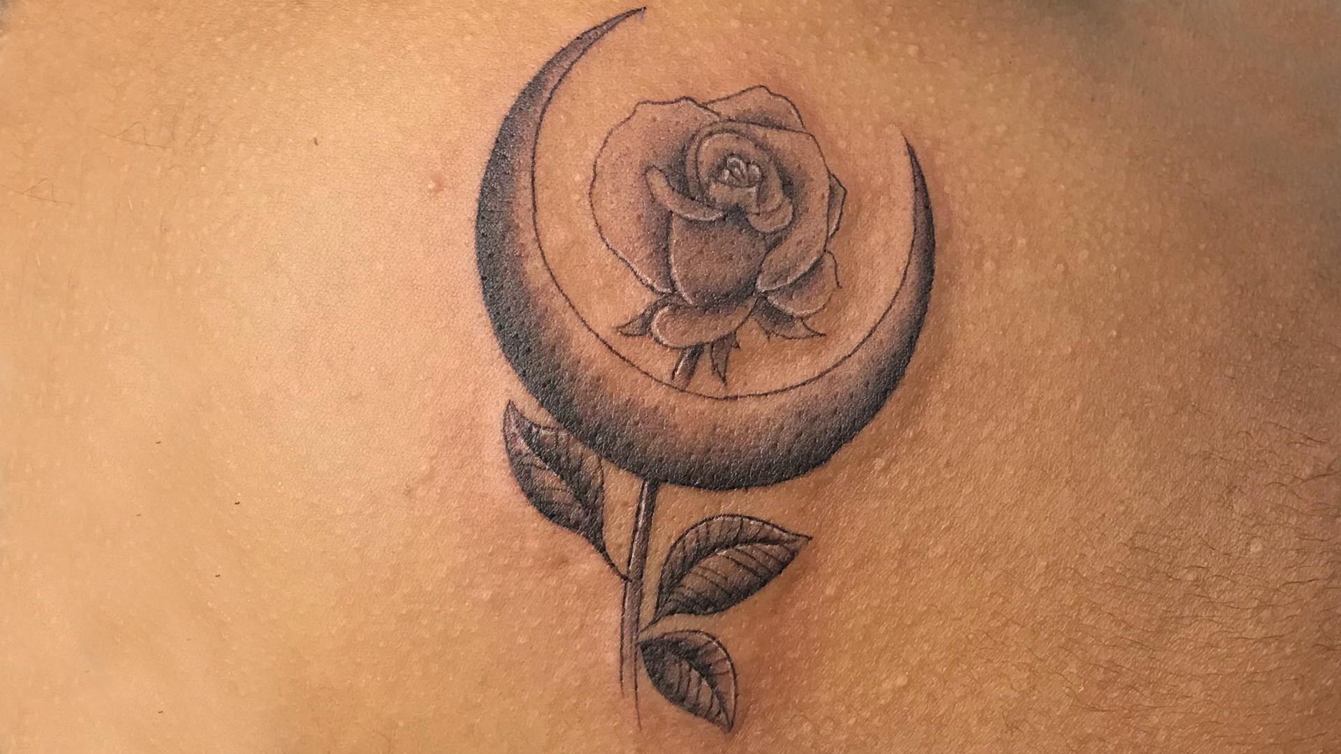 Q Tattoo in Huntington Beach - Sara Delara - moon rose